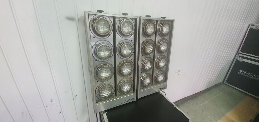 Duży BLINDER STARWAY 8x650W cena za 2 SZT showtec