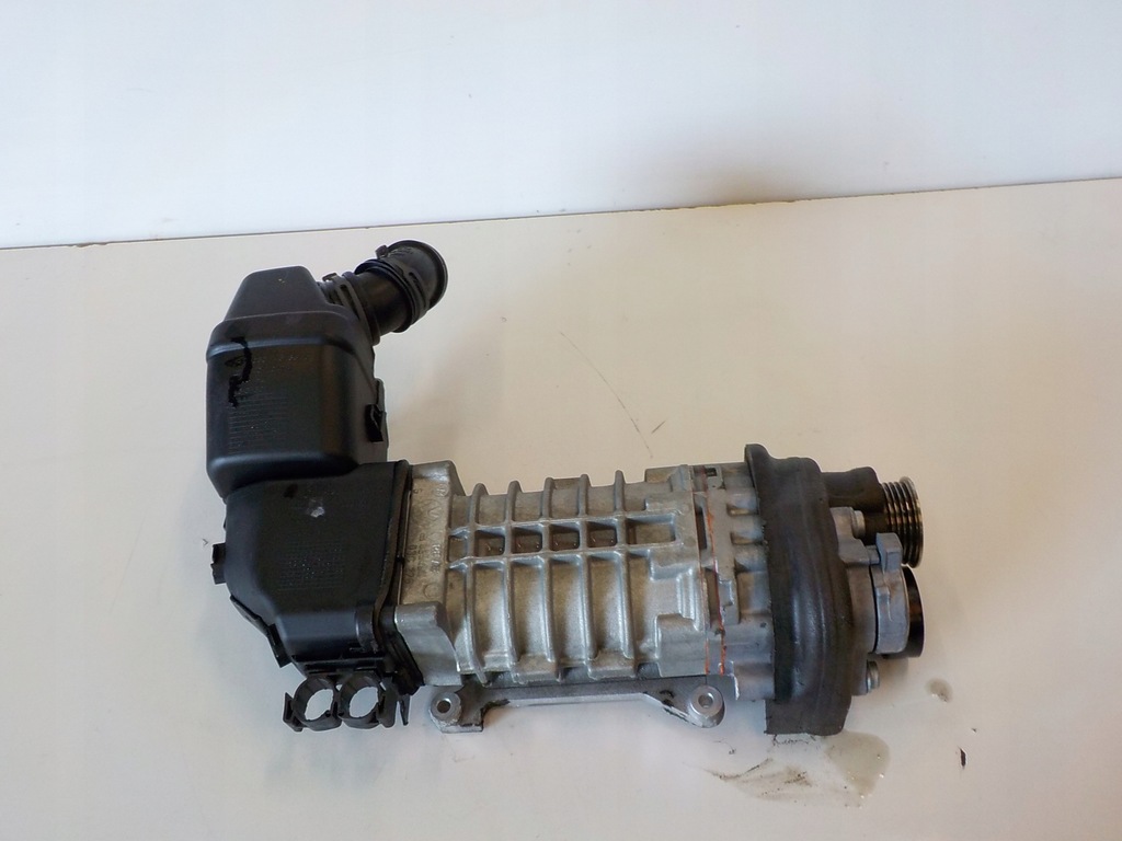 Vw Touran 1.4 tsi kompresor turbo 03C145601E *
