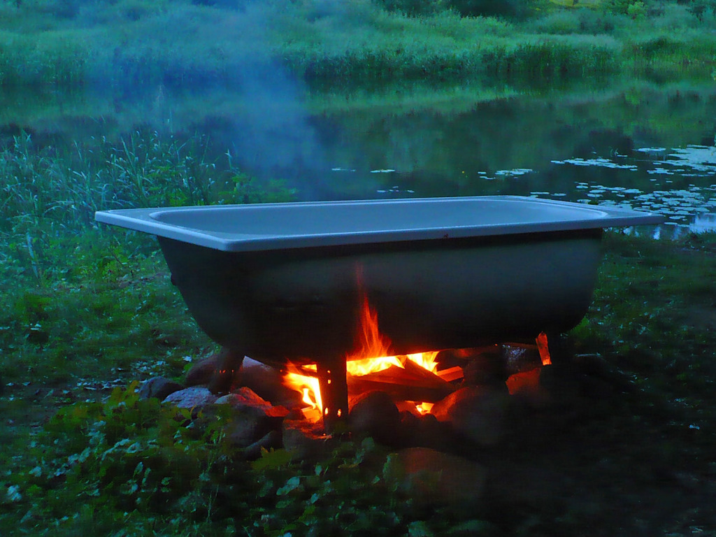 Gorąca kąpiel w ognistym jacuzzi nad rzeką Wkrą !