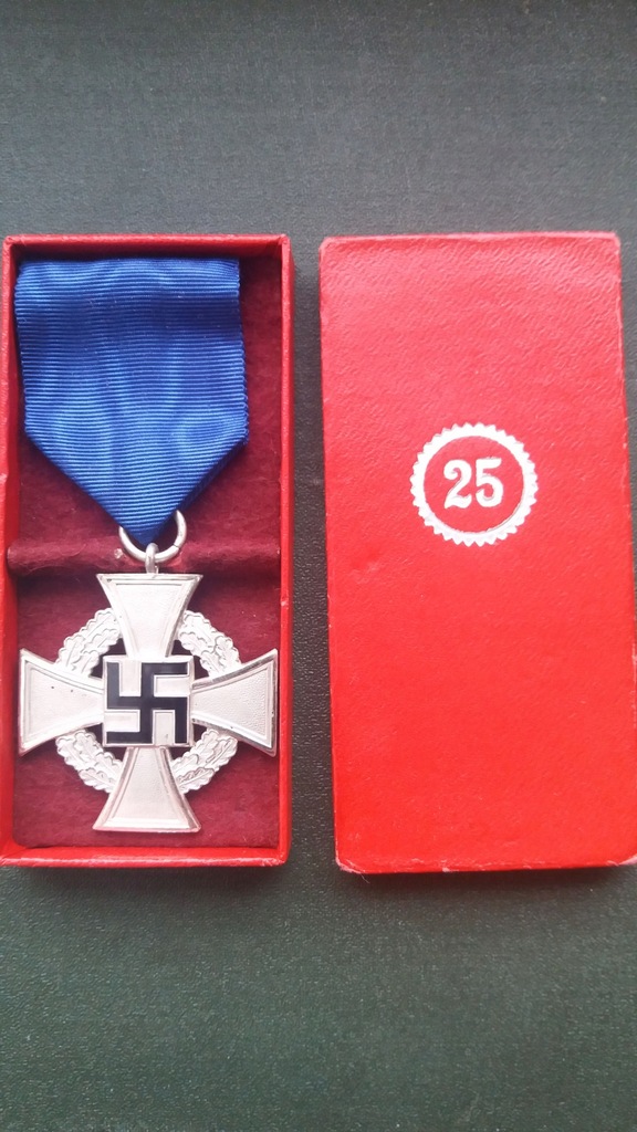 Medal za 25 lat wiernej służby w etui