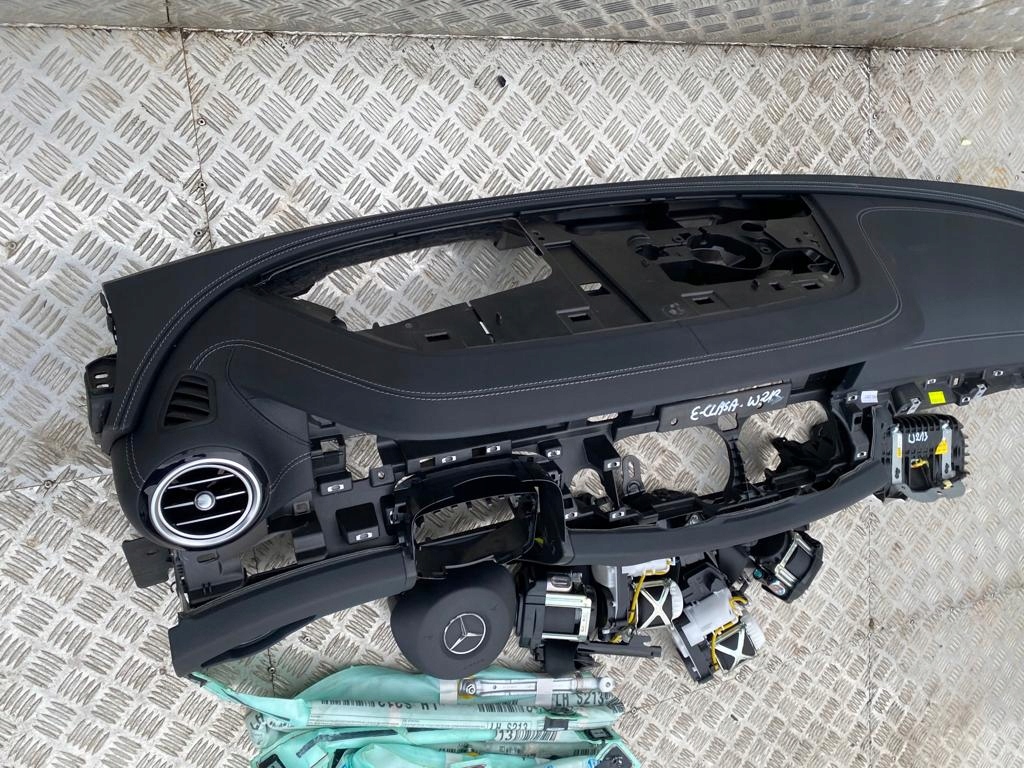 MERCEDES W213 E KLASA KONSOLA AIRBAG PASY ORYGINAŁ 13049600343