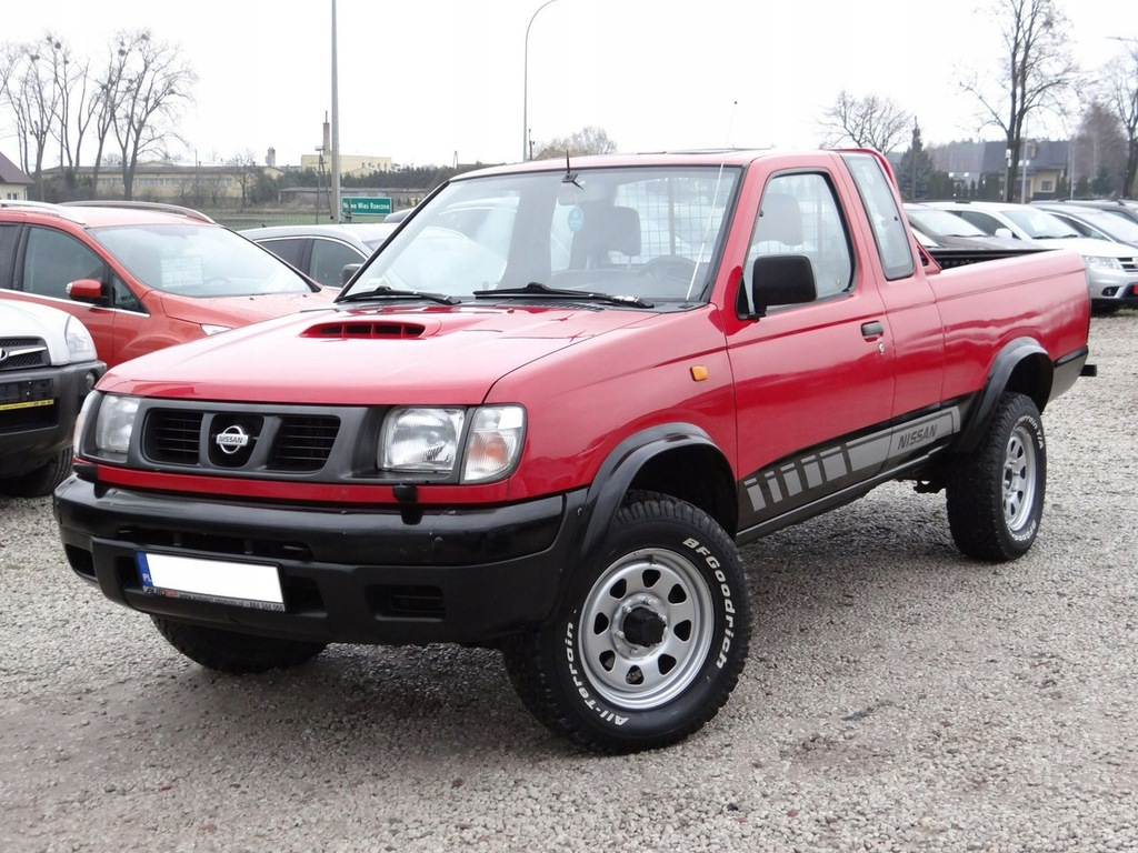 Nissan King Cab 1,5kabiny ,navara zdrowa rama