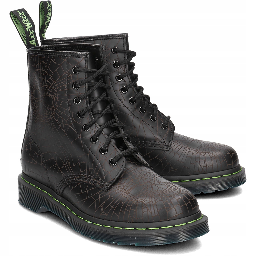 Скинхеды в мартинсах 1460. Берцы доктор мартинс. Берцы knightsbridge. Martens 1460 мужские. Martens 101 black.