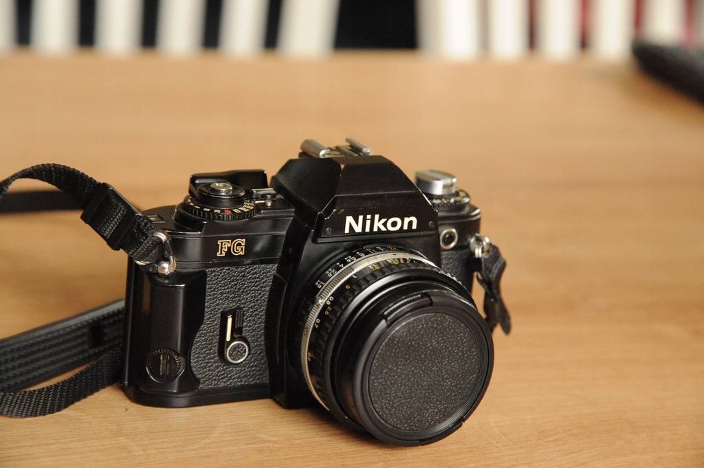 Nikon FG + ob.50/1,8- sprawny