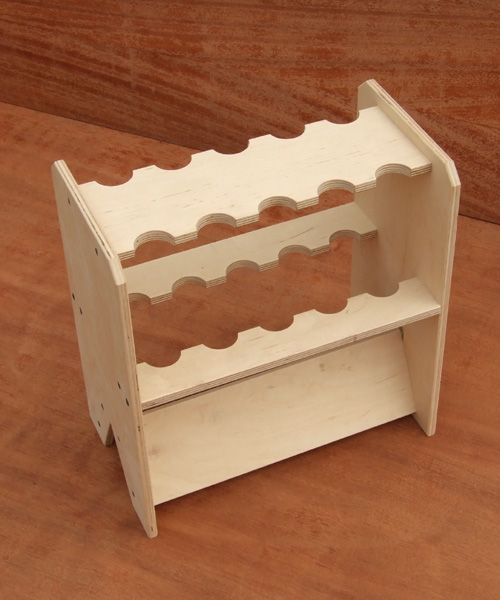 Drewniany stojak na wędki (lakierowany, 10 wędek)