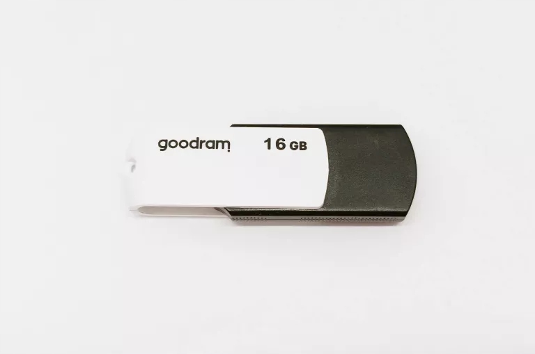 PENDRIVE GOODRAM 16GB