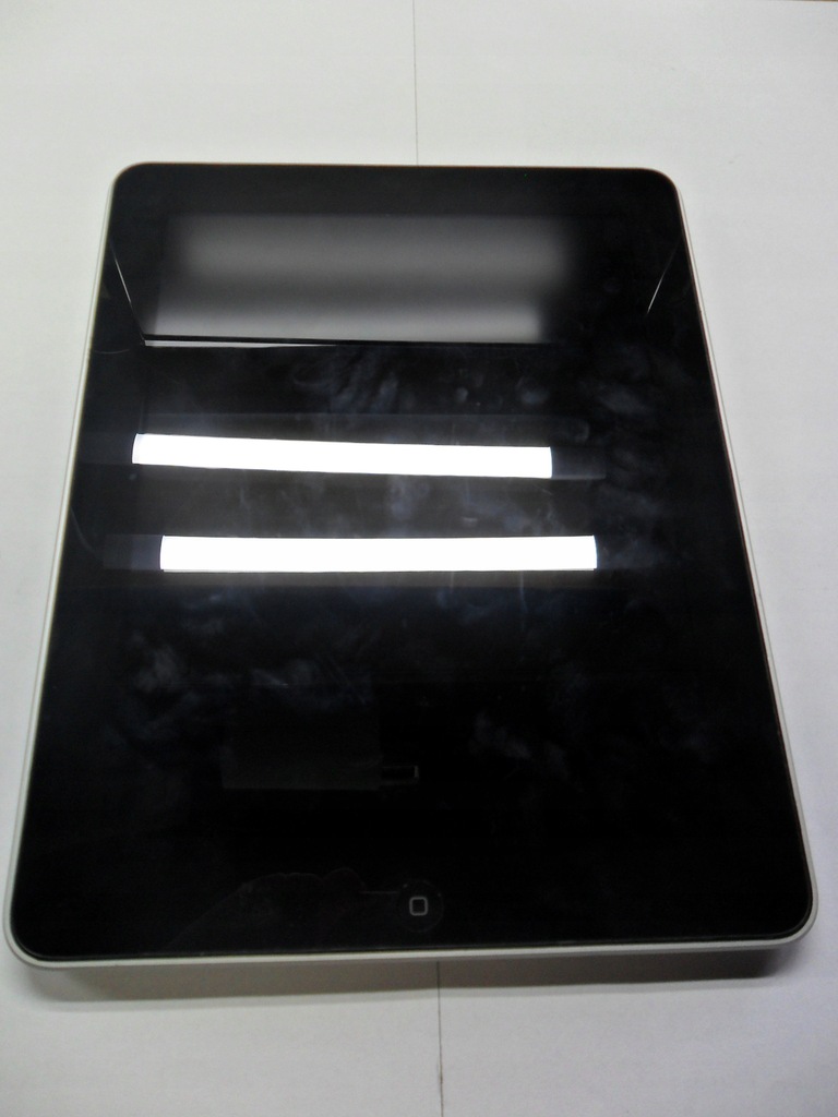 Tablet Apple A1219 9,7" 16 GB srebrny