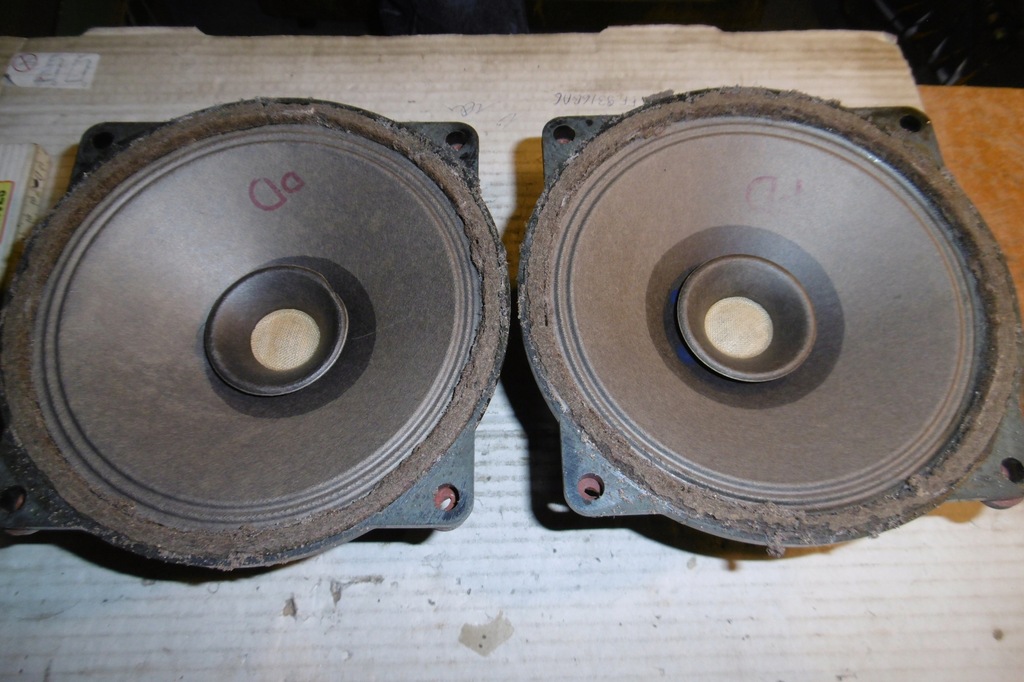KOMPLET DWÓCH GŁOŚNIKÓW RFT TYP P165-13 1,5W 4 OHM