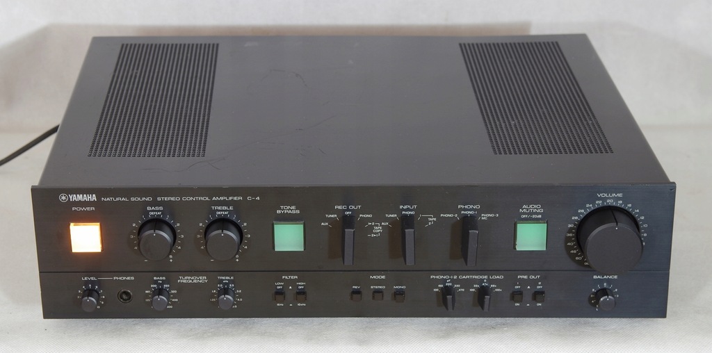 。YAMAHA プリアンプ　C-4 YAMAHA C-4の仕様 ヤマハ