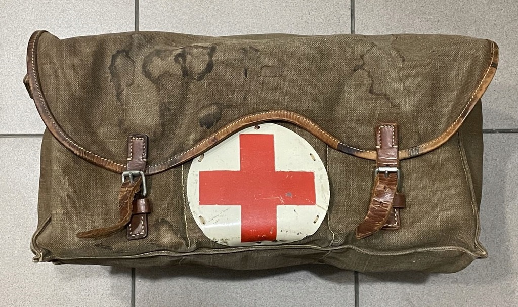 Szwedzka Torba Medyczna z Oryginalnymi Opatrunkami - II WOJNA ŚWIATOWA