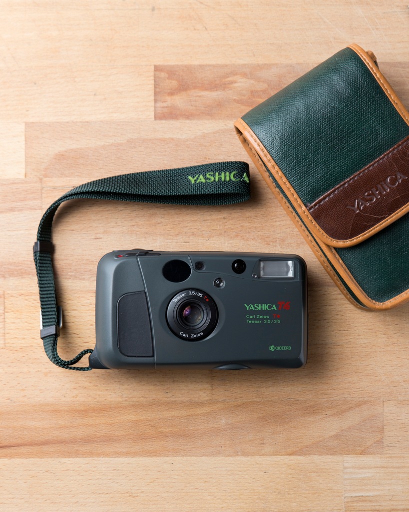 YASHICA T4 ZEISS TESSAR 3.5/35 T* 元箱入り yashica-t4-carl-zeiss-35mm-35-