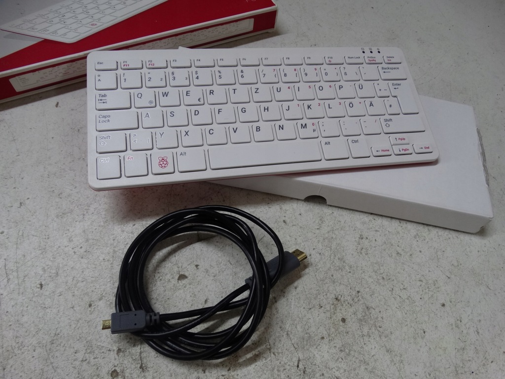 Raspberry Pi 400 WiFi Bluetooth 4GB RAM 1,8GHz