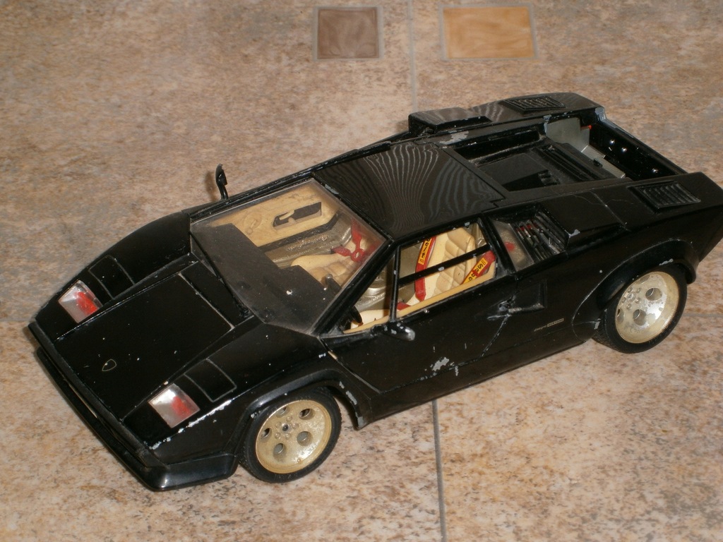 MODEL LAMBORGHINI COUNTACH 1:18 BBURAGO 1988 - 12734968635
