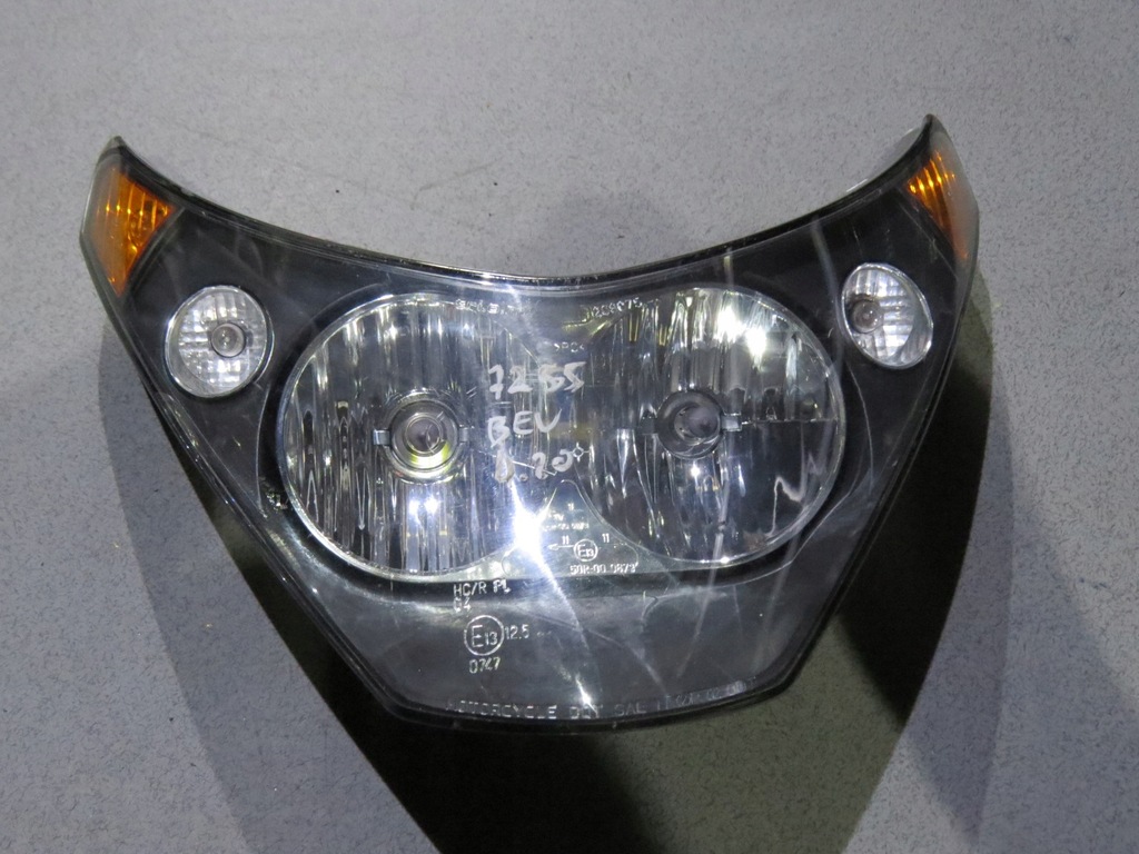 PIAGGIO BEVERLY 250 125 500 LAMPA PRZÓD ŚWIATŁO