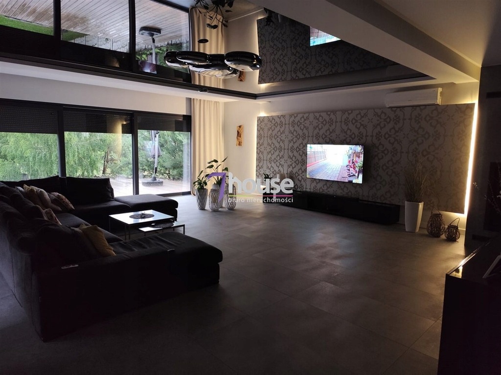 Dom, Zawada, Mstów (gm.), 600 m²