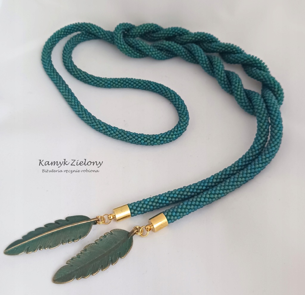 Szmaragdowy lariat z piórkami