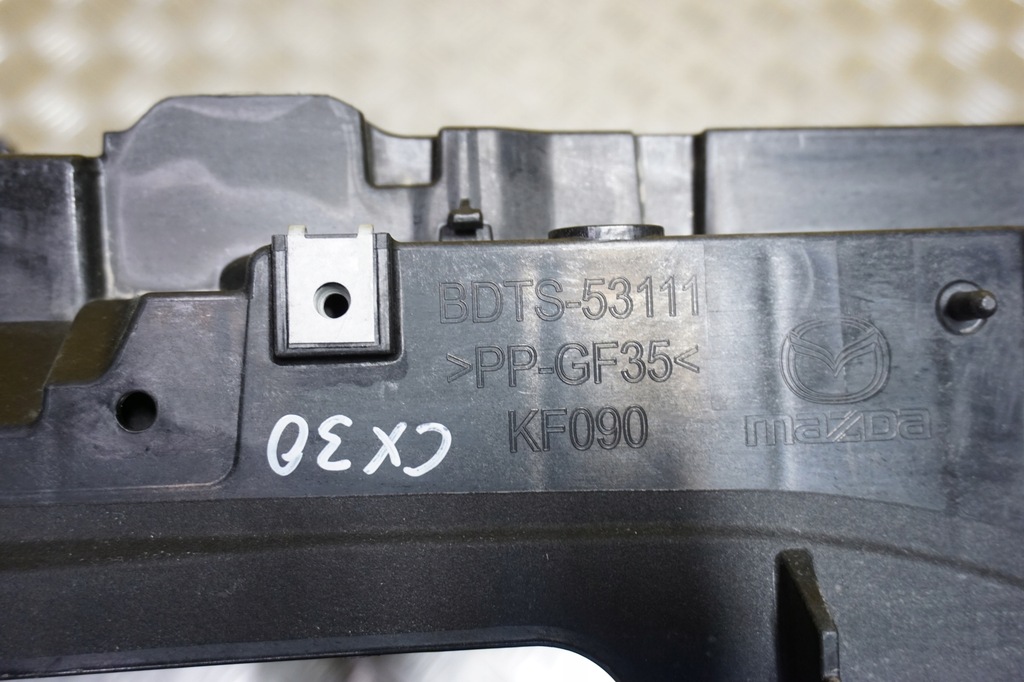 パーツ 30-20-1000, MAZDA 3 CX30 2019 - 2023 Pas Przedni Wzmocnienie Żaluzja Przód