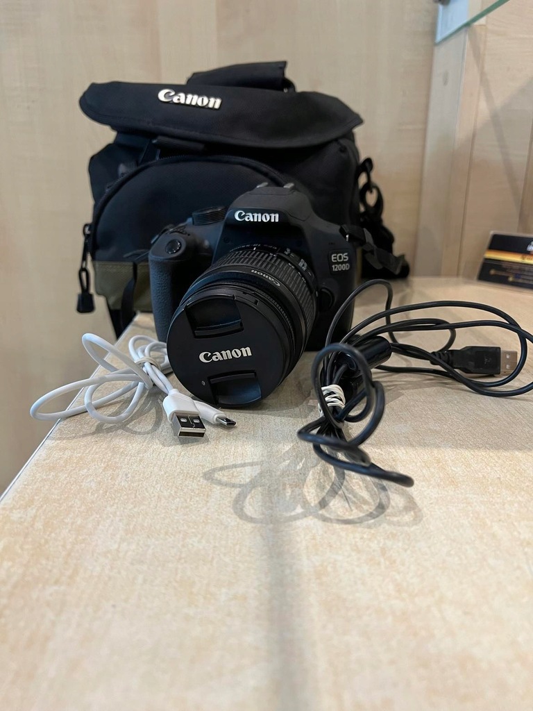 Aparat Canon EOS 1200D korpus + obiektyw + torba