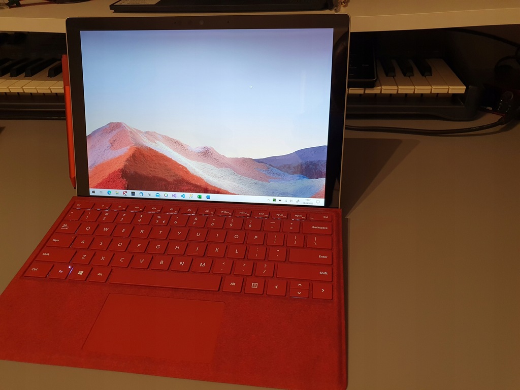 Surface Pro 7 I7 16GB 512GB Type Cover Pen FVAT23