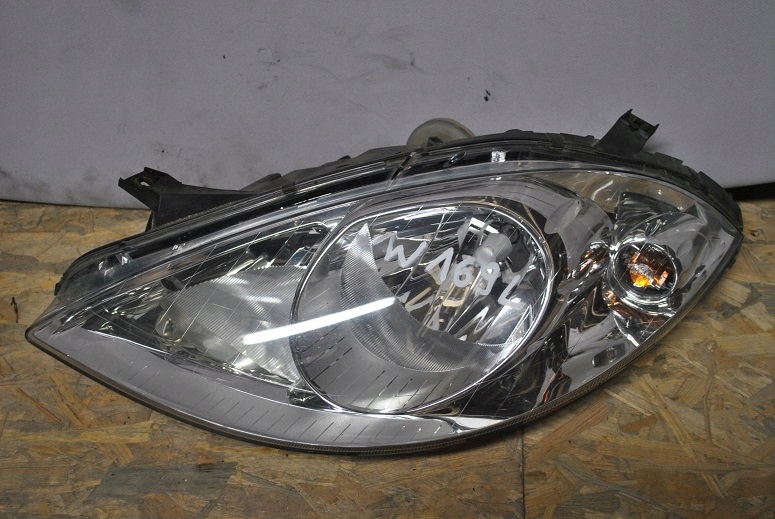 Mercedes A klasa W169 lampa przód lewa przednia