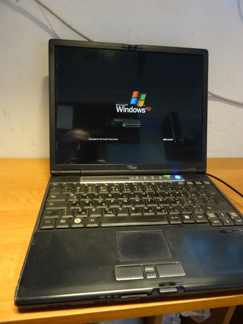 LAPTOP FUJITSU LIFEBOOK S2110 DZIAŁA