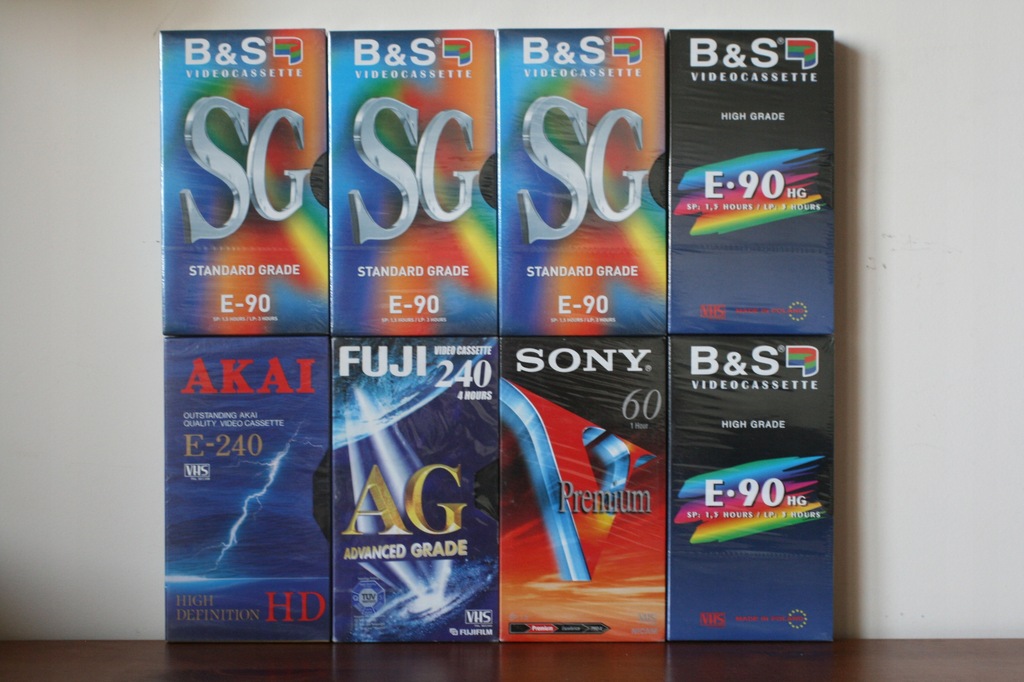 8 kaset VHS folia