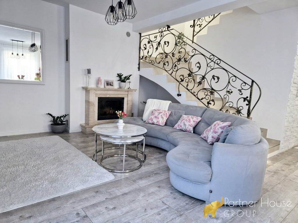 Dom, Wołomin, Wołomin (gm.), 130 m²