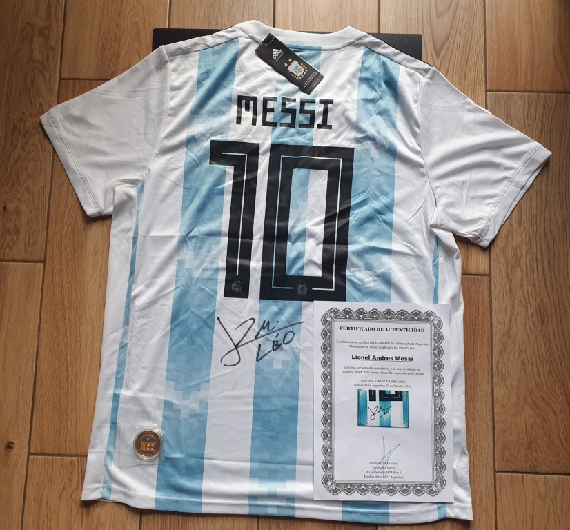 Messi - koszulka z oryginalnym autografem + gratis