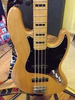 squire jazz bass gitara fender