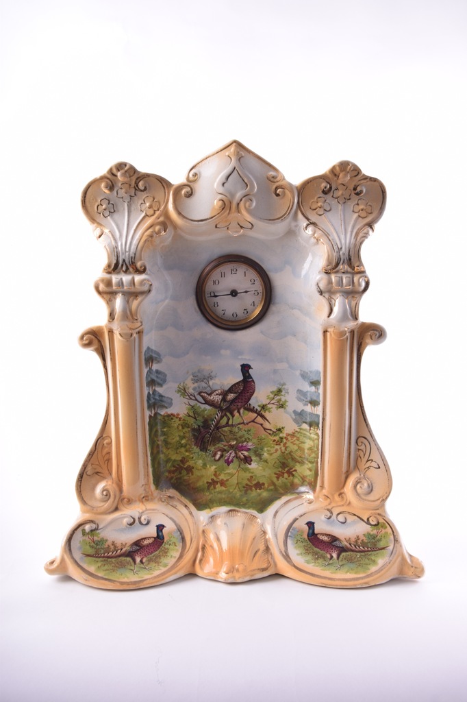 Zegar porcelanowy myśliwski z bażantem XX wiek 34x29x12 cm