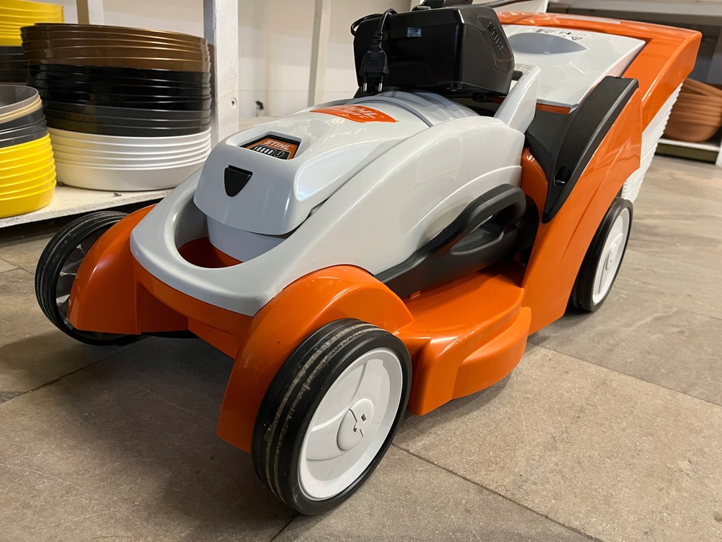 OUTLET Kosiarka Akumulatorowa STIHL RMA 339.0 C