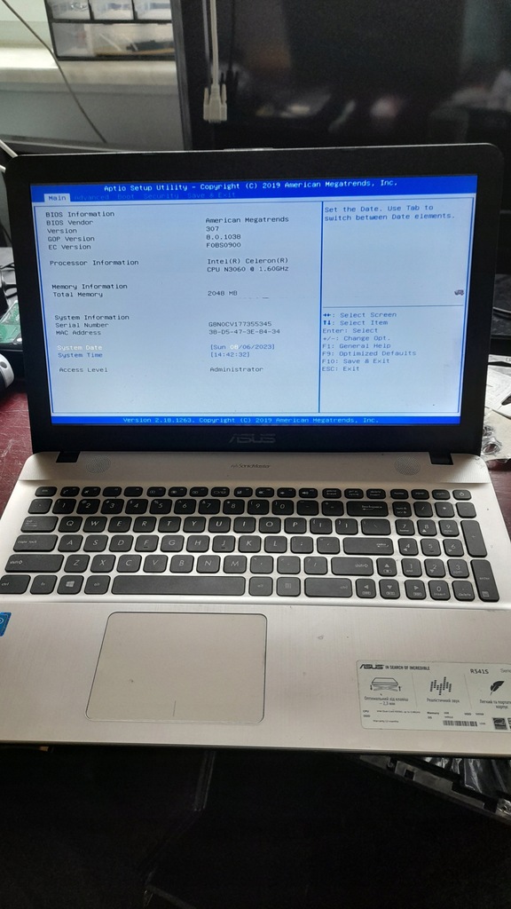 Laptop Asus R541S