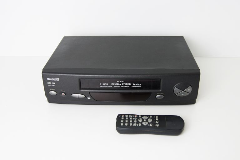 ODTWRZACZ VHS / MAGNETOWID WATSON VR 3770