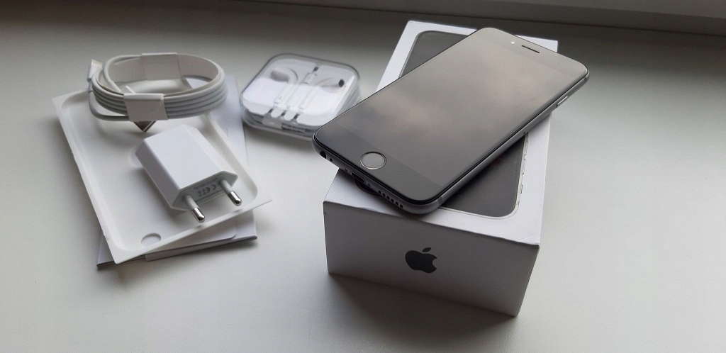 Smartfon Apple iPhone 6S 64 GB szary