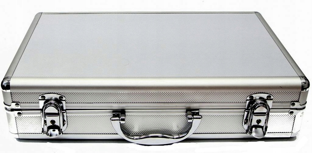 20. Aluminiowa walizka transportowa + 5 tacek