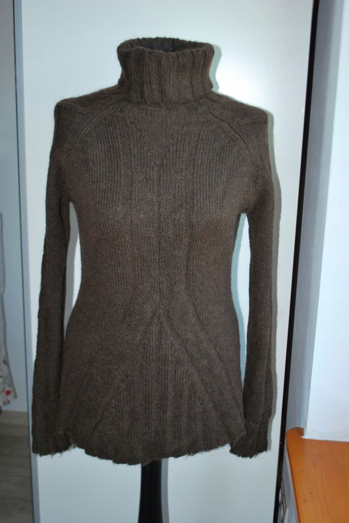 Reserved sweter moher j.ak dutti benetton solar M