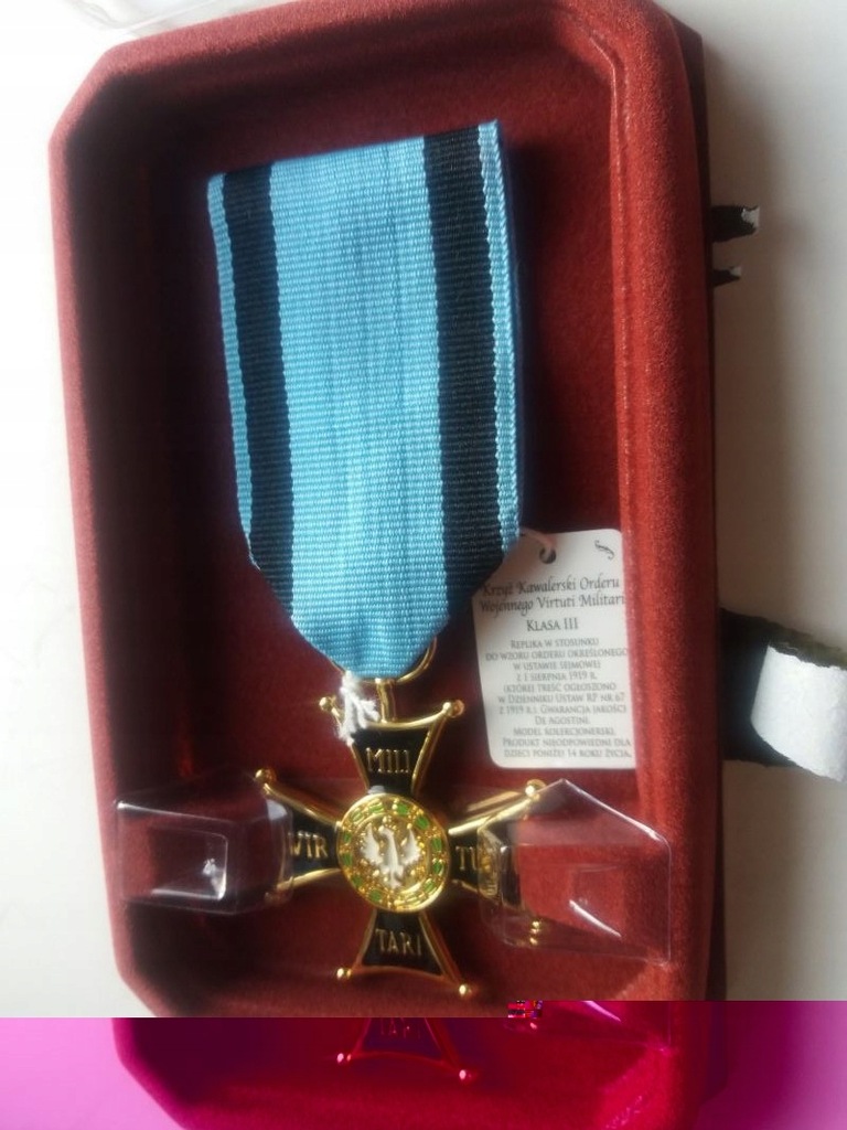 Krzyż Virtuti Militari III klasy, chińska podróbka
