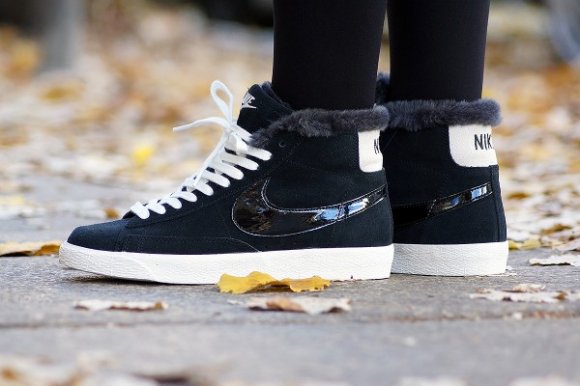 NIKE - WMNS BLAZER MID LUX 40