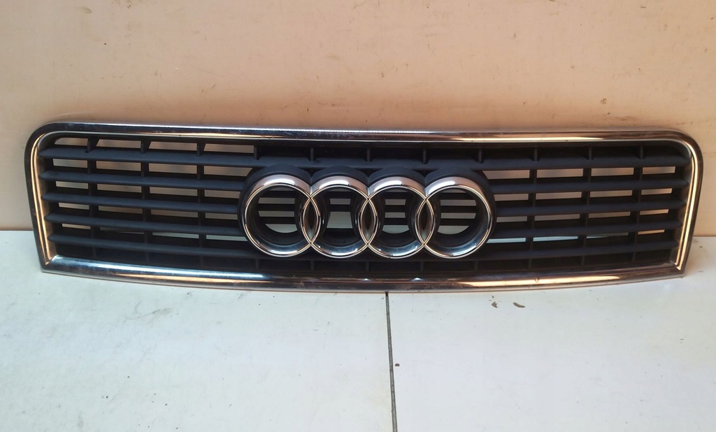 AUDI A4 B6 SEDAN KOMBI 00-04r. ATRAPA GRILL KRATKA