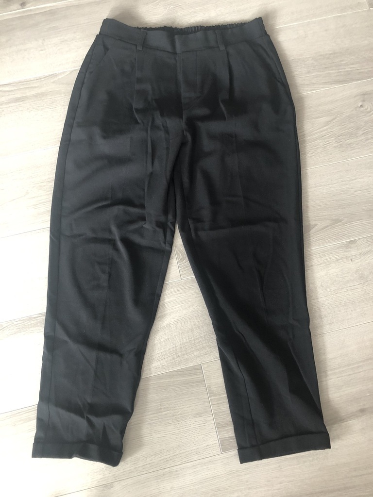 STRADIVARIUS JOGGERY MARCHEWY KANT CZARNE L/ 40