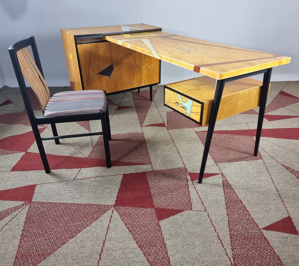 BIURKO Z LAT 70 - DESIGN