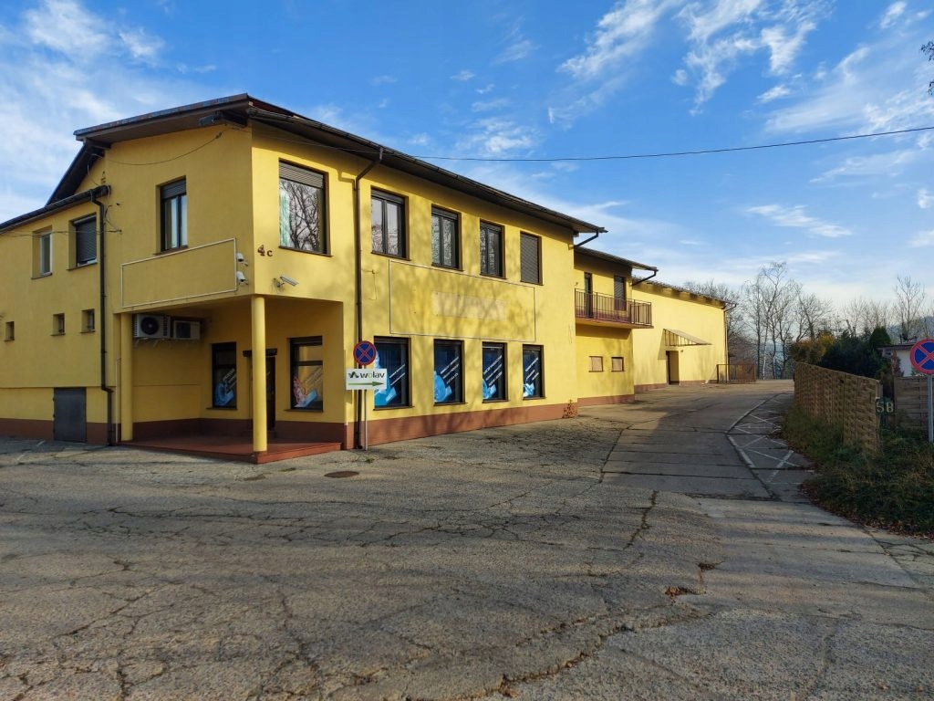 Komercyjne, Wałbrzych, 1330 m²
