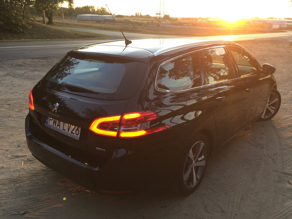 Купить PEUGEOT 308 SW II 2.0 HDi AUT.150 л.с.: отзывы, фото, характеристики в интерне-магазине Aredi.ru