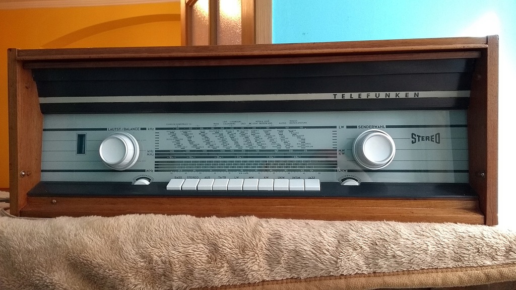 Radio lampowe TELEFUNKEN CONCERTINO 2380 STEREO