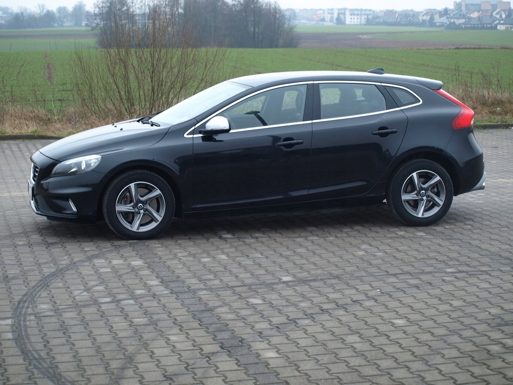 VOLVO V40 D4 190 KM 2014 r RDesign Zamiana