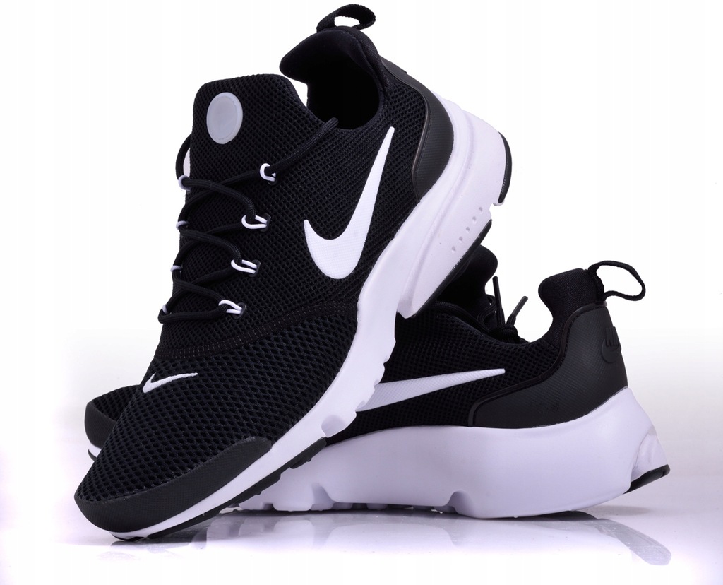 nike shox r4 triple black