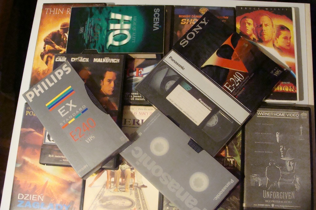 Zestaw 14 sztuk nagranych kaset VHS