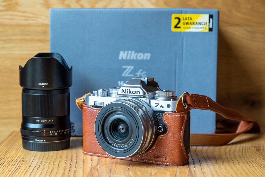 Nikon Z fc + 16-50mm f/3.5-6.3 + Viltrox 33mm f1.4 i dodatki