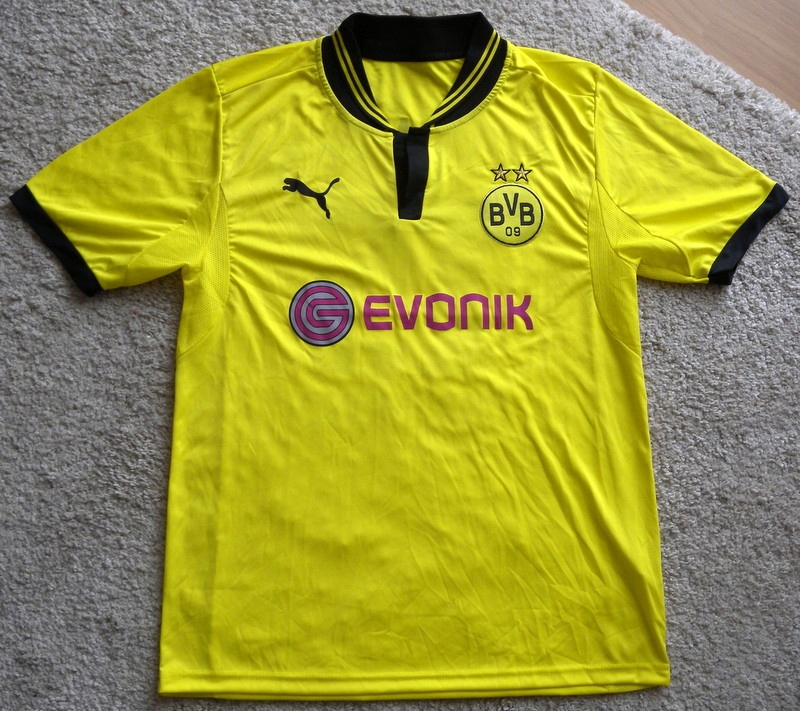 KOSZULKA - BORUSSIA DORTMUND / NR.15 HUMMELS