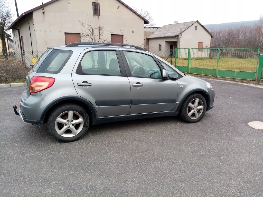 Купить SUZUKI SX4 1.9 DDiS 120 л.с. 2006 г.: отзывы, фото, характеристики в интерне-магазине Aredi.ru